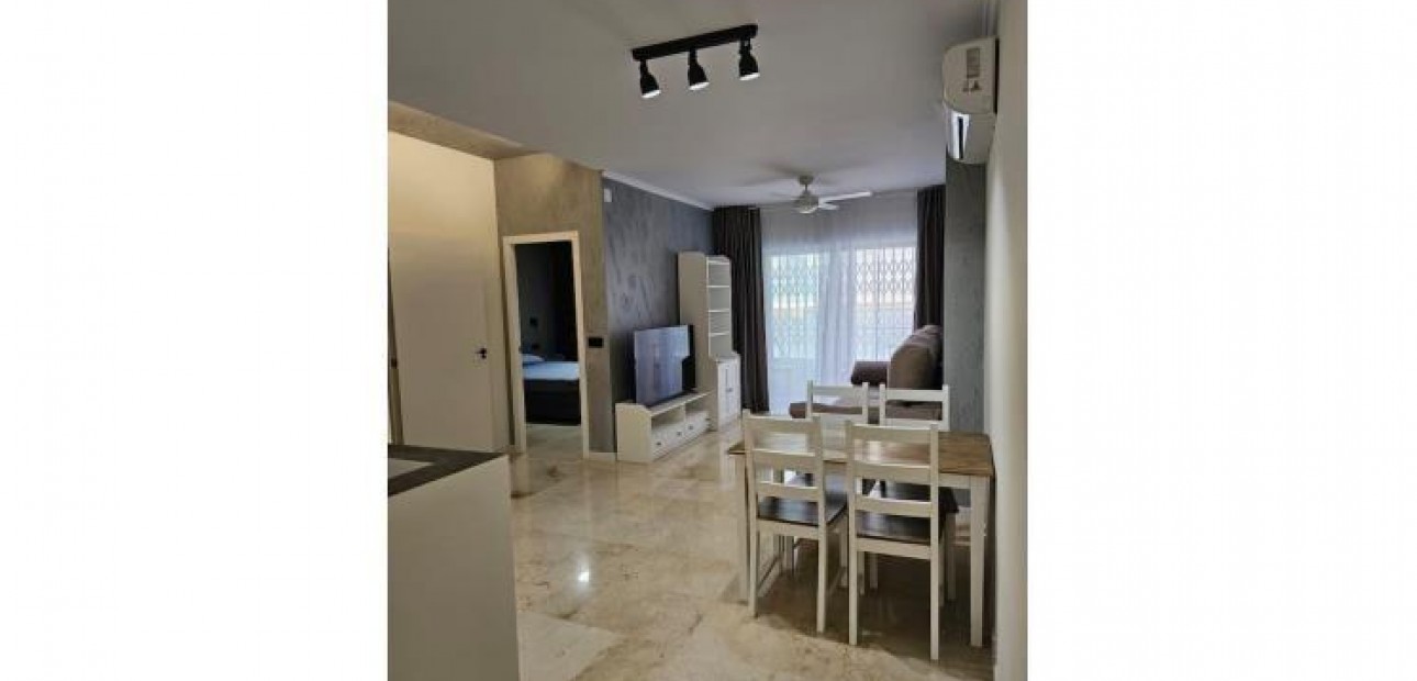 Sale - Apartment / flat -
Torrevieja - Playa del cura