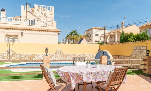 Sale - Villa -
Orihuela Costa - Las Mimosas