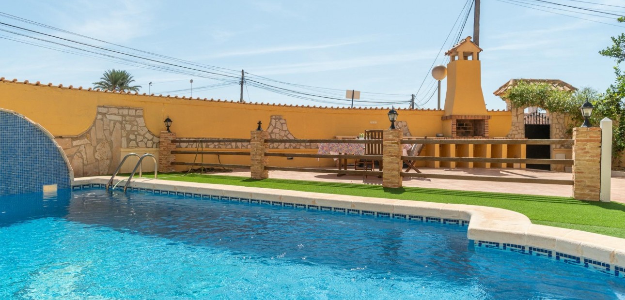 Sale - Villa -
Orihuela Costa - Las Mimosas