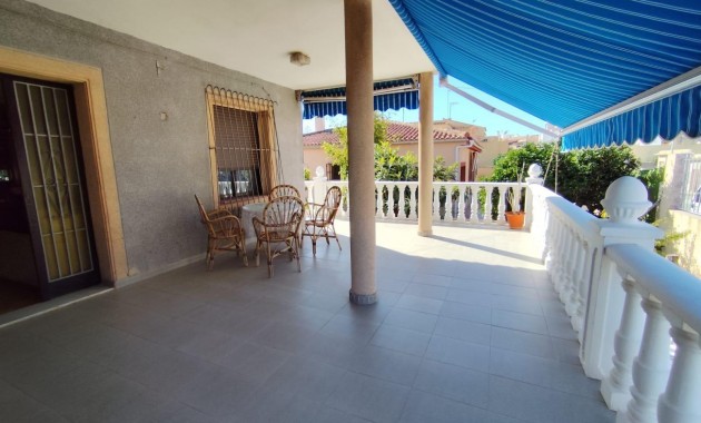 Sale - Bungalow -
Orihuela Costa - Los Altos