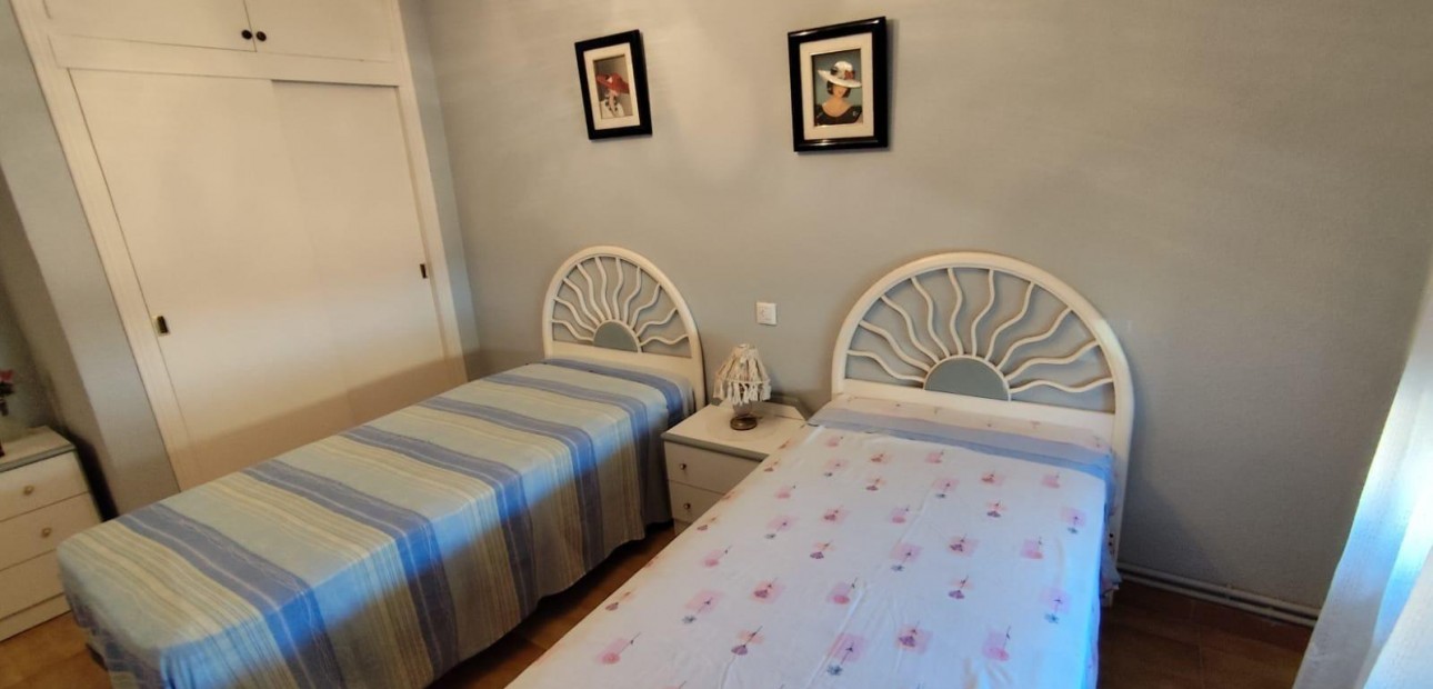 Sale - Bungalow -
Orihuela Costa - Los Altos