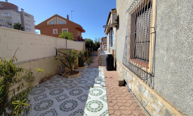 Sale - Bungalow -
Orihuela Costa - Los Altos