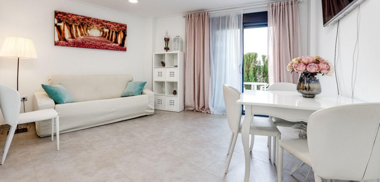 Sale - Apartment / flat -
Torrevieja - Aguas Nuevas