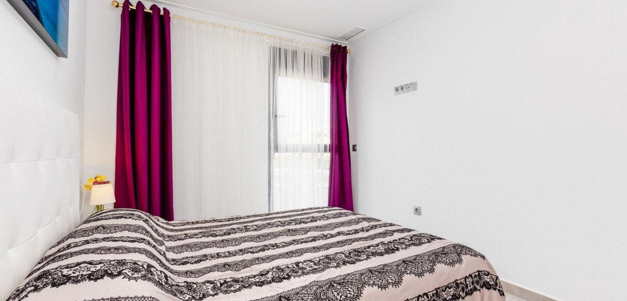 Sale - Apartment / flat -
Torrevieja - Aguas Nuevas