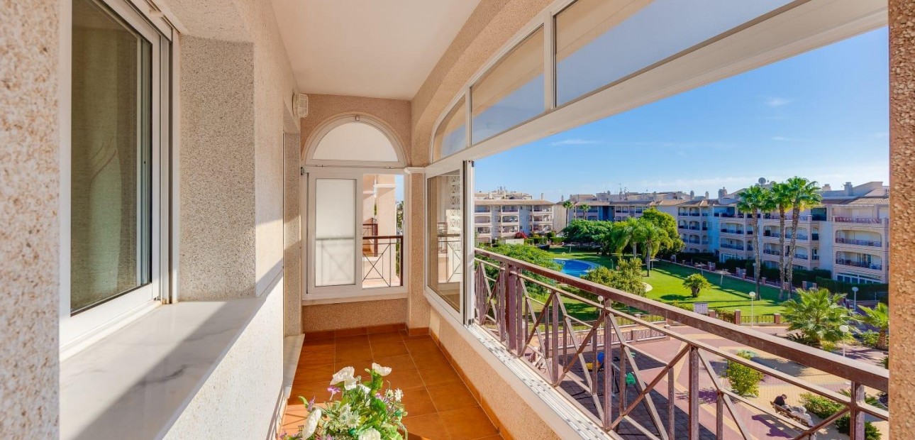 Sale - Apartment / flat -
Orihuela Costa - Playa Flamenca