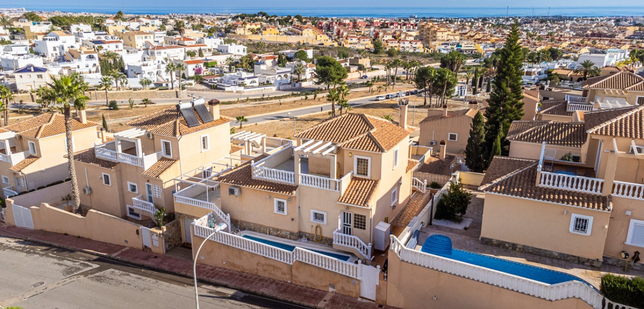 Sale - Villa -
San Miguel de Salinas - Blue Lagoon