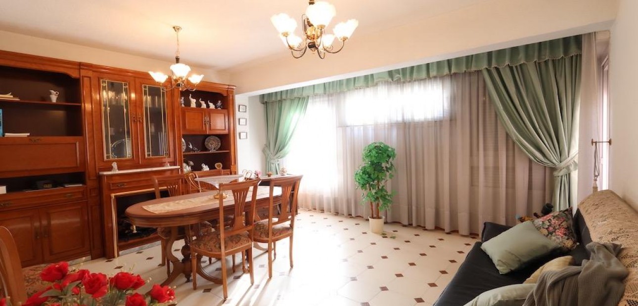 Sale - Apartment / flat -
Torrevieja - torrevieja