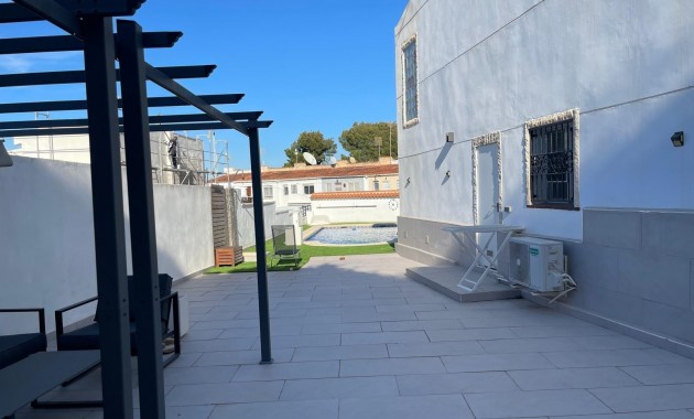 Sale - Villa -
Torrevieja - Los Balcones - Los Altos del Edén