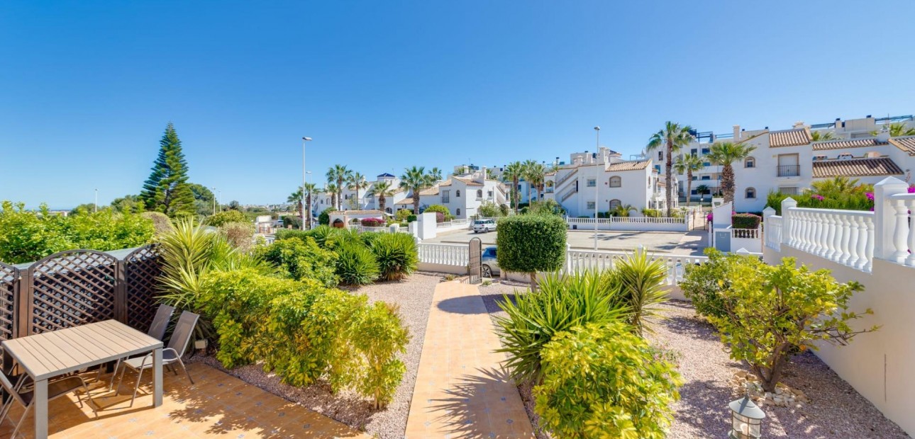 Sale - Bungalow -
Orihuela Costa - Montezenia