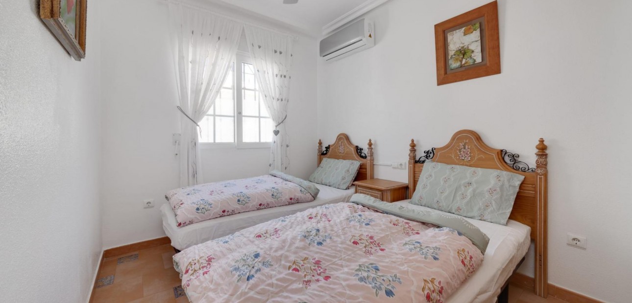 Sale - Bungalow -
Orihuela Costa - Montezenia