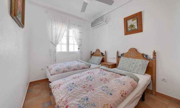 Sale - Bungalow -
Orihuela Costa - Montezenia