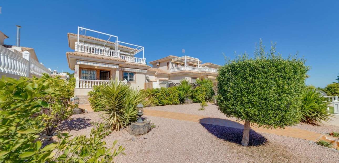 Sale - Bungalow -
Orihuela Costa - Montezenia