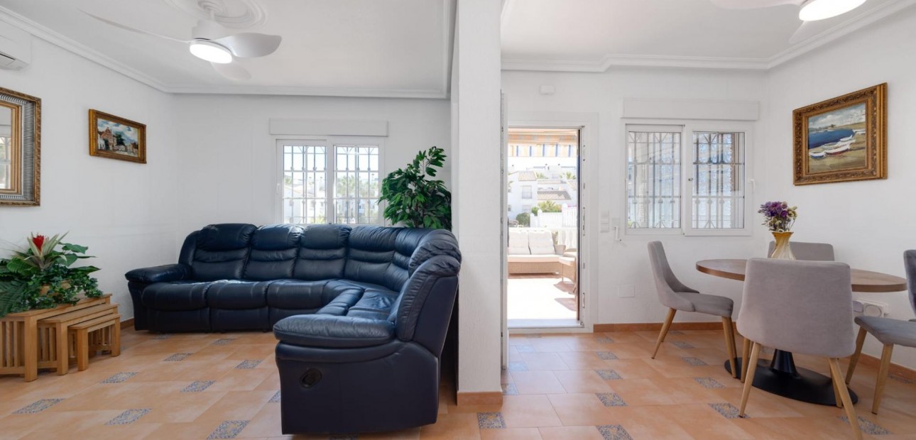 Sale - Bungalow -
Orihuela Costa - Montezenia