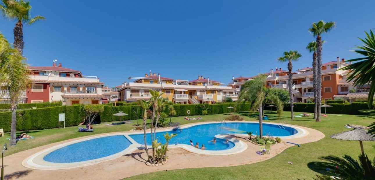 Sale - Villa -
Orihuela Costa - Punta Prima