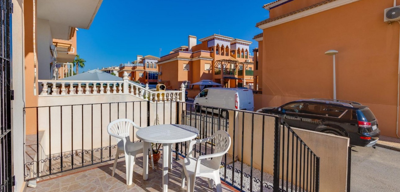 Sale - Bungalow -
Orihuela Costa - Playa Flamenca