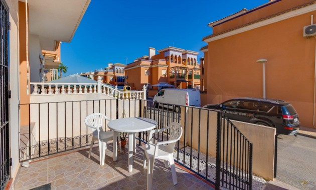 Sale - Bungalow -
Orihuela Costa - Playa Flamenca