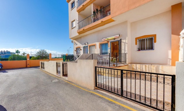 Sale - Bungalow -
Orihuela Costa - Playa Flamenca