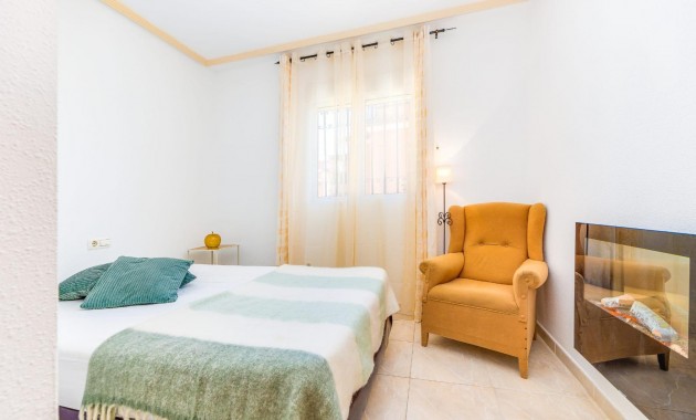 Sale - Bungalow -
Orihuela Costa - Playa Flamenca