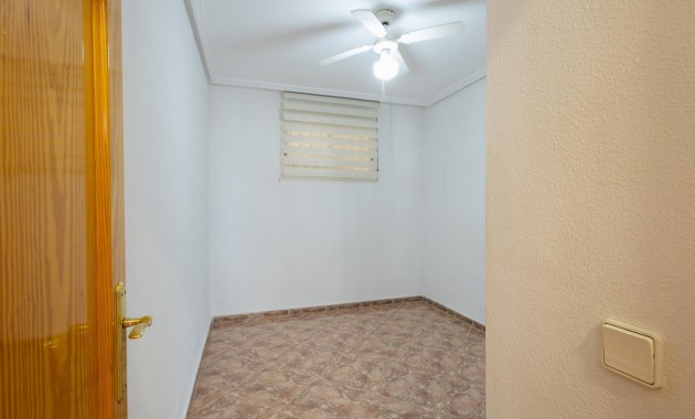 Sale - Apartment / flat -
Torrevieja - Centro