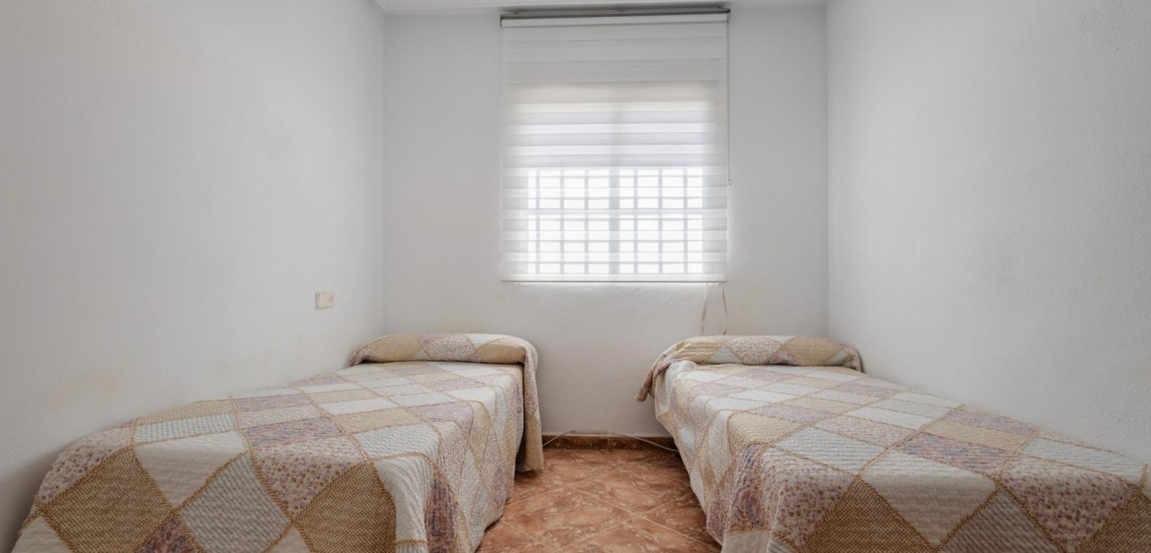 Sale - Apartment / flat -
Torrevieja - Centro