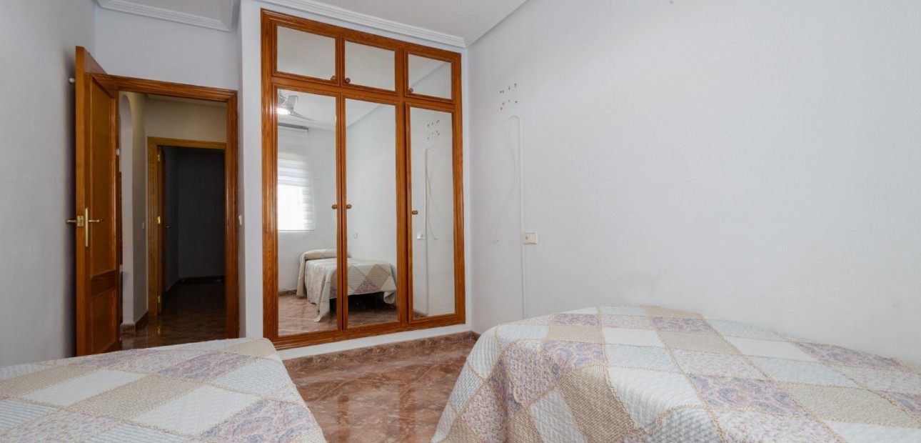 Sale - Apartment / flat -
Torrevieja - Centro