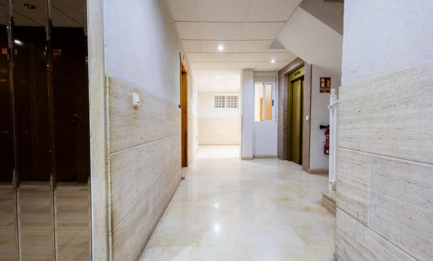 Venta - Apartamento / piso -
Torrevieja - Centro