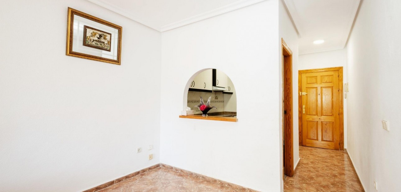 Sale - Apartment / flat -
Torrevieja - Centro