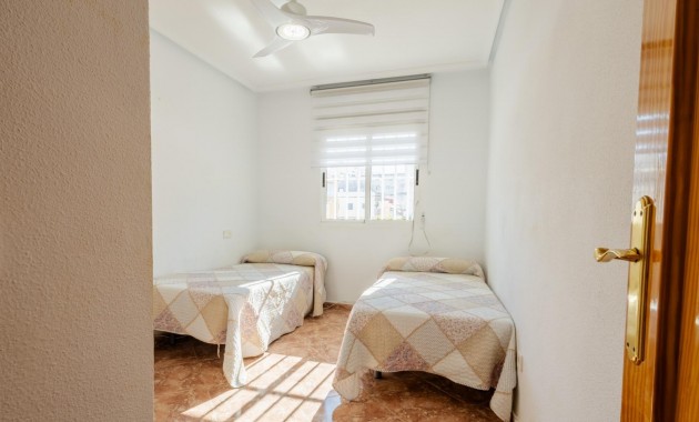 Venta - Apartamento / piso -
Torrevieja - Centro