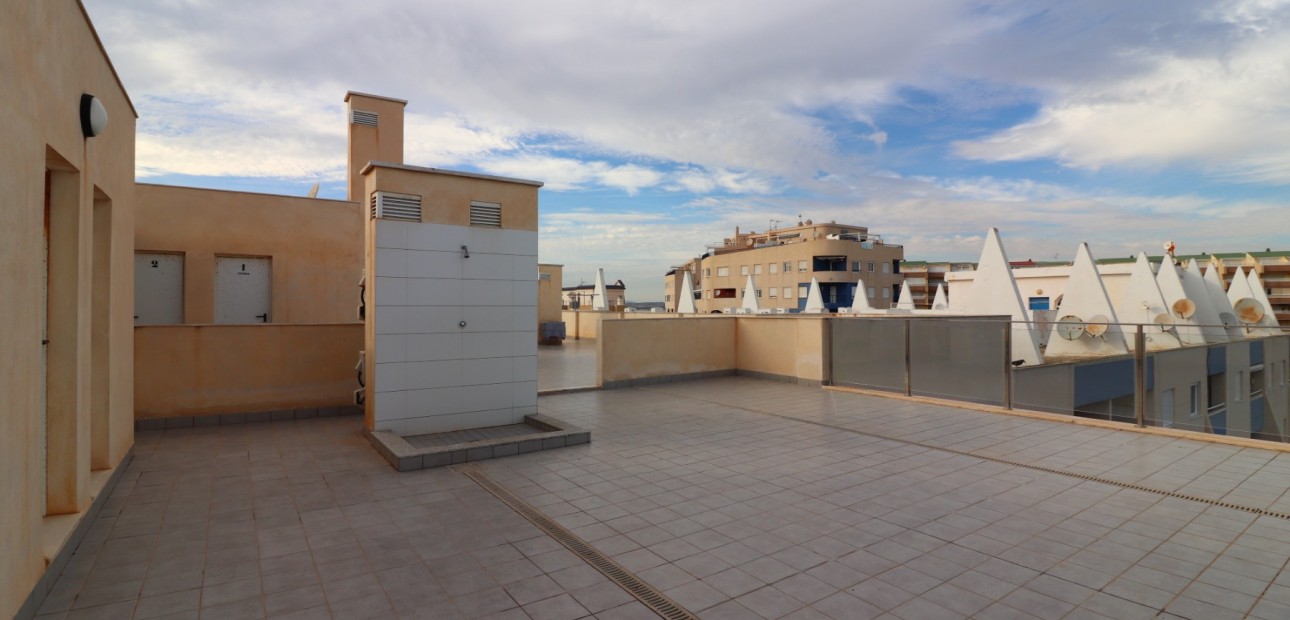 Sale - Apartment / flat -
La Mata - La Mata - Town