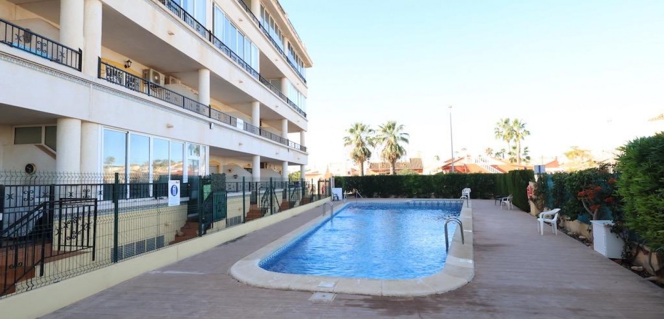 Sale - Apartment / flat -
Orihuela Costa - Punta Prima