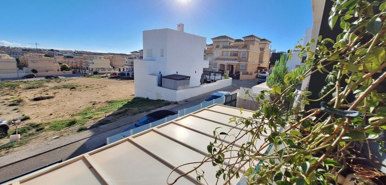 Sale - Villa -
Orihuela Costa - Lomas de Cabo Roig-Los Dolses