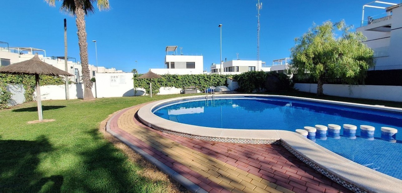 Sale - Villa -
Orihuela Costa - Lomas de Cabo Roig-Los Dolses