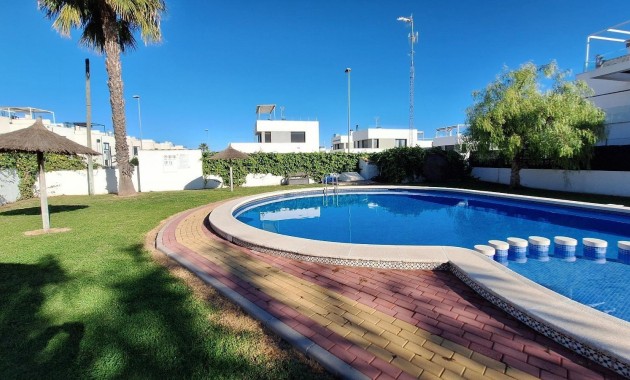 Herverkoop - Villa -
Orihuela Costa - Lomas de Cabo Roig-Los Dolses