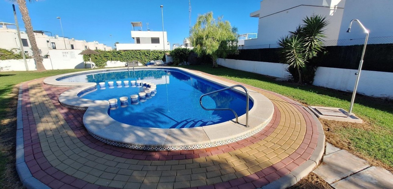 Sale - Villa -
Orihuela Costa - Lomas de Cabo Roig-Los Dolses