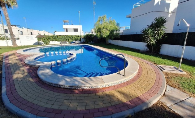 Herverkoop - Villa -
Orihuela Costa - Lomas de Cabo Roig-Los Dolses