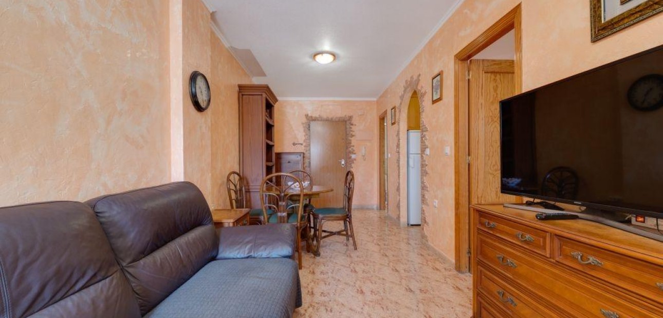 Sale - Apartment / flat -
Torrevieja - Estacion de autobuses