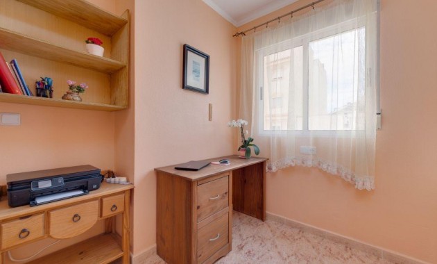 Sale - Apartment / flat -
Torrevieja - Estacion de autobuses