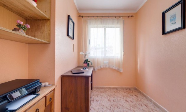 Sale - Apartment / flat -
Torrevieja - Estacion de autobuses