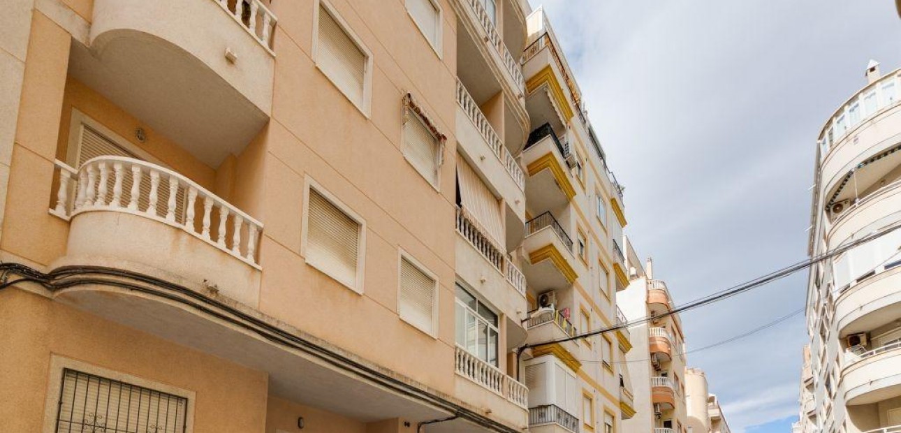 Sale - Apartment / flat -
Torrevieja - Estacion de autobuses