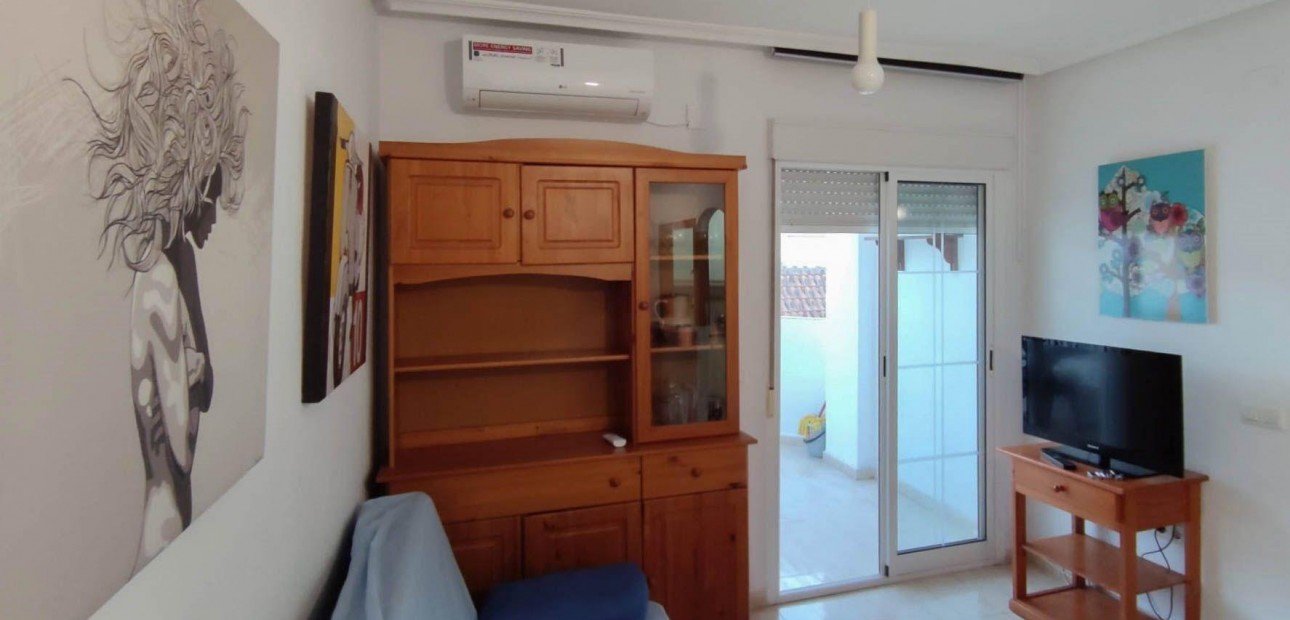 Herverkoop - Appartement / flat -
Torrevieja - Estacion de autobuses