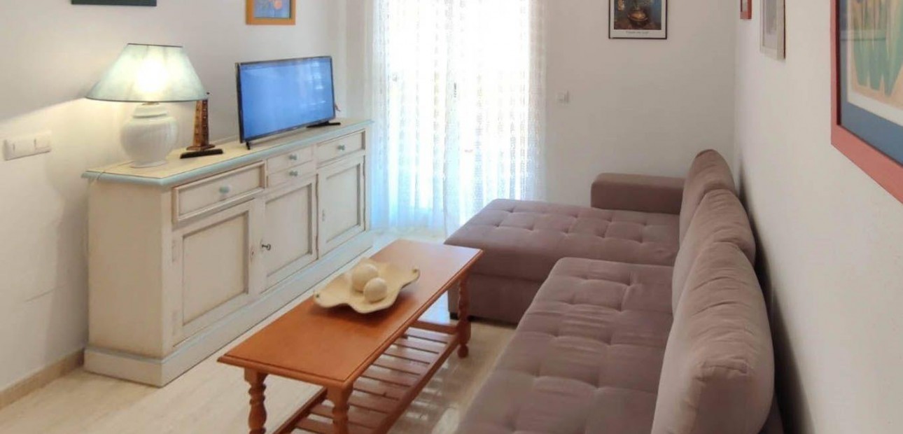 Herverkoop - Appartement / flat -
Torrevieja - Estacion de autobuses