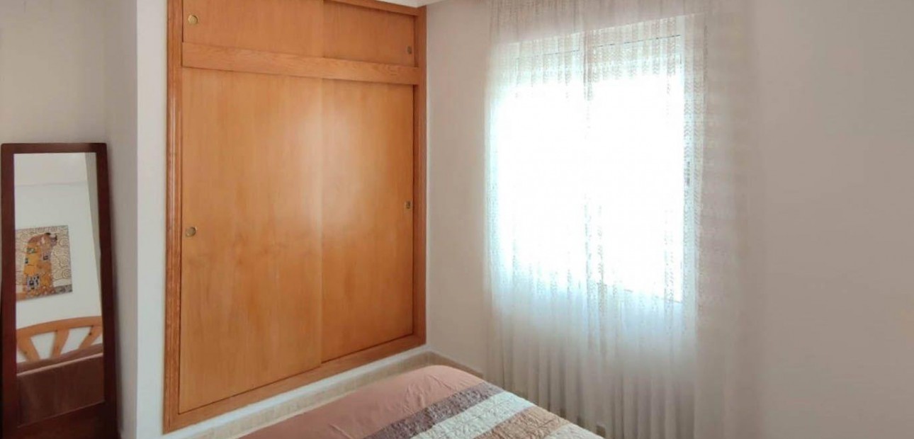 Herverkoop - Appartement / flat -
Torrevieja - Estacion de autobuses