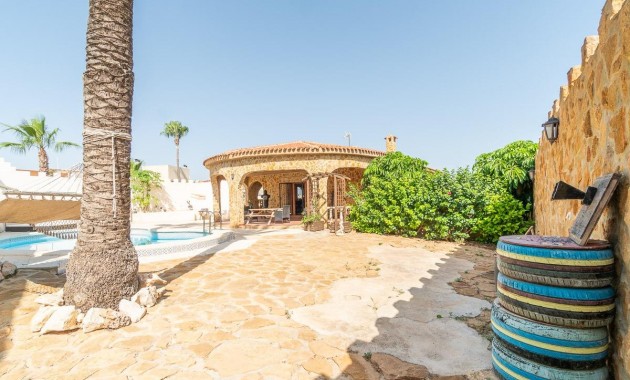 Herverkoop - Villa -
Torrevieja - Los altos