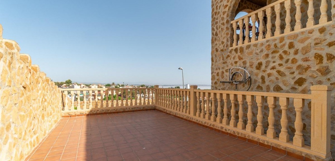 Herverkoop - Villa -
Torrevieja - Los altos