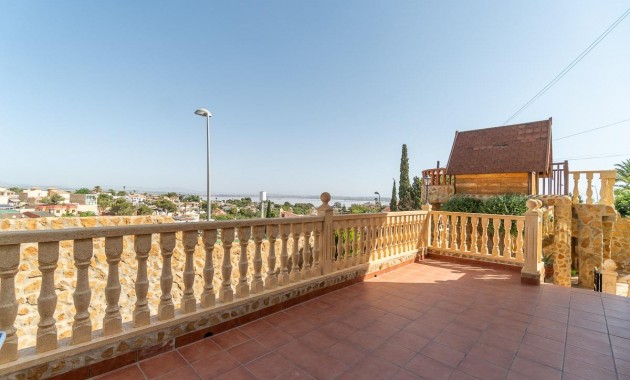 Herverkoop - Villa -
Torrevieja - Los altos