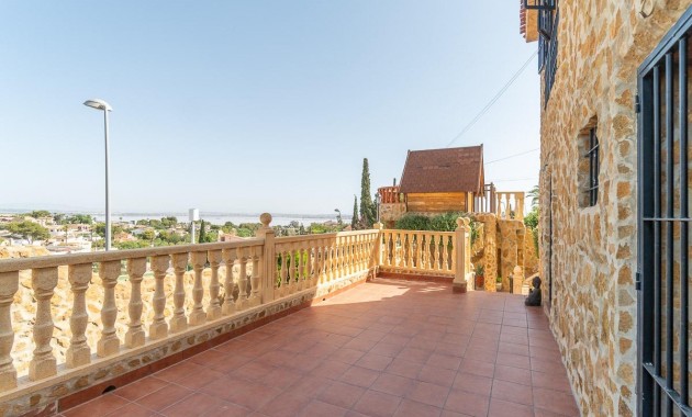 Herverkoop - Villa -
Torrevieja - Los altos