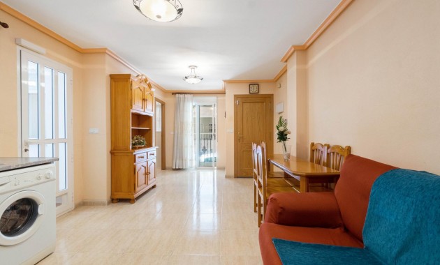 Venta - Apartamento / piso -
Torrevieja - Estacion de autobuses