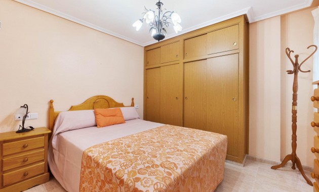 Venta - Apartamento / piso -
Torrevieja - Estacion de autobuses