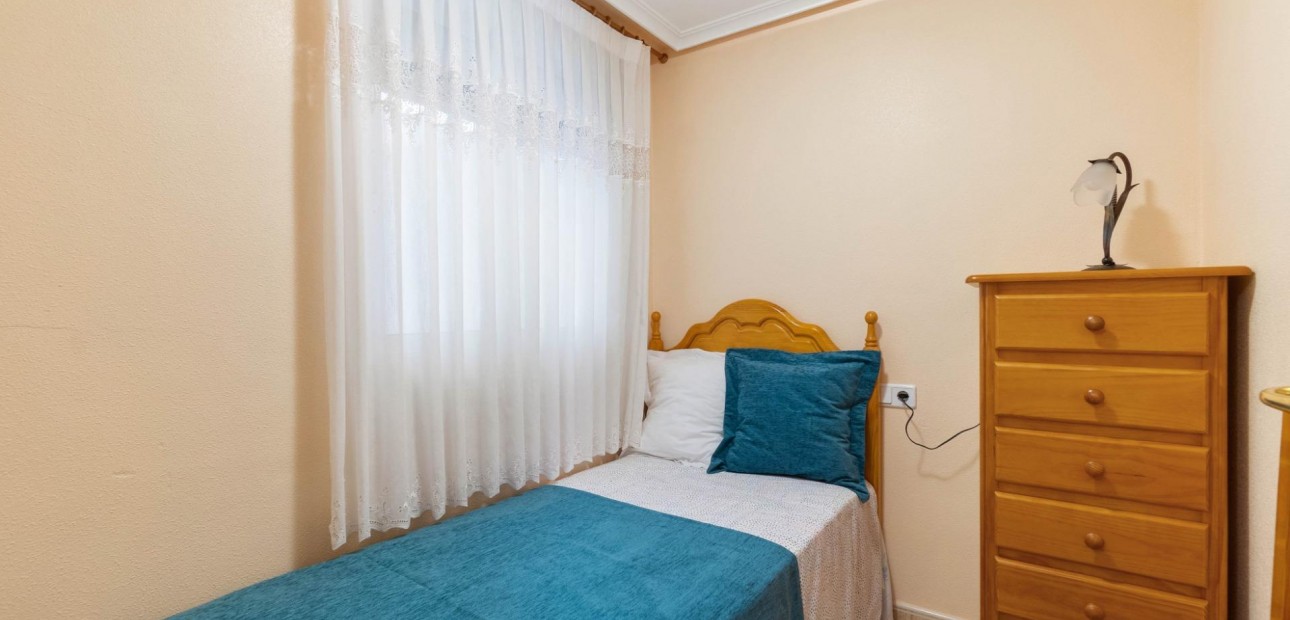 Venta - Apartamento / piso -
Torrevieja - Estacion de autobuses