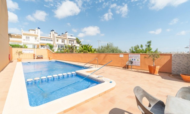 Herverkoop - Terraced house -
Orihuela Costa - Los Dolses